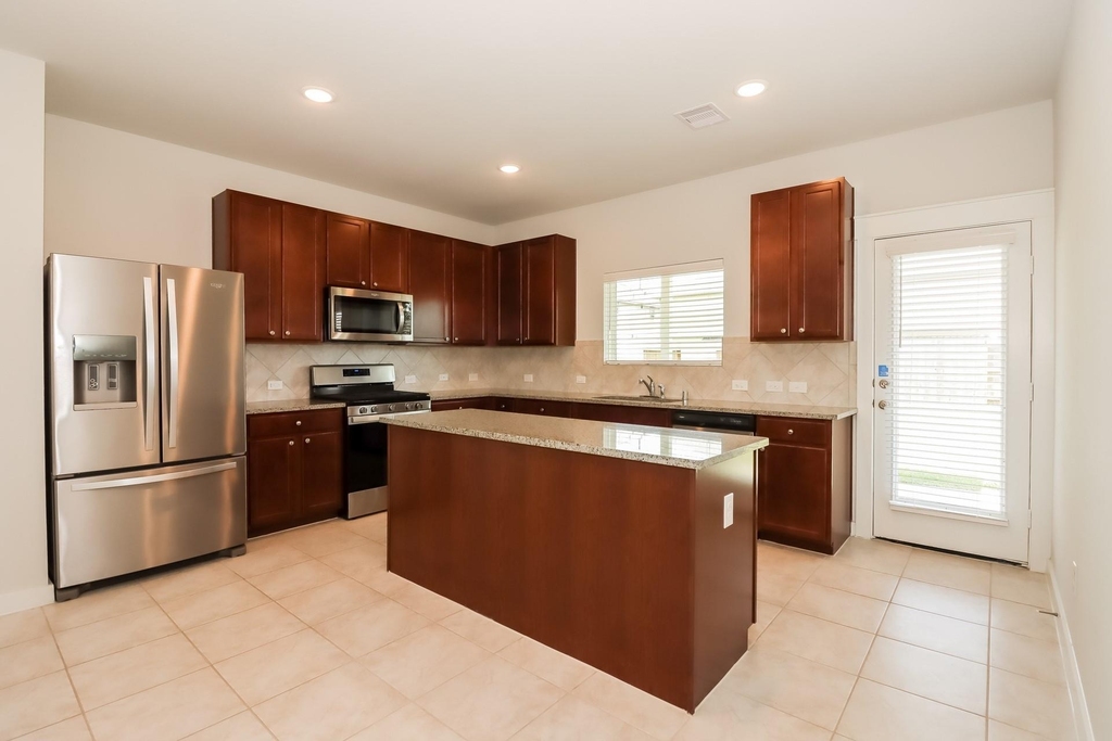 15418 Formaston Drive - Photo 4