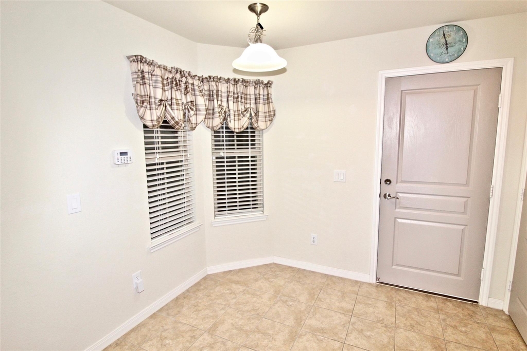3306 Dandelion Drive - Photo 5