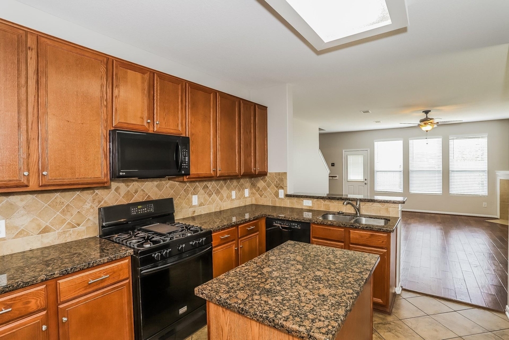 19615 Hardwood Ridge Trail - Photo 5