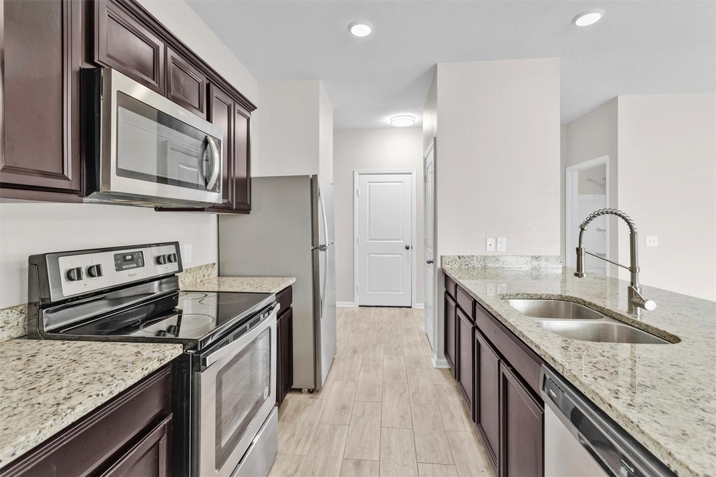 1028 White Birch Lane - Photo 9