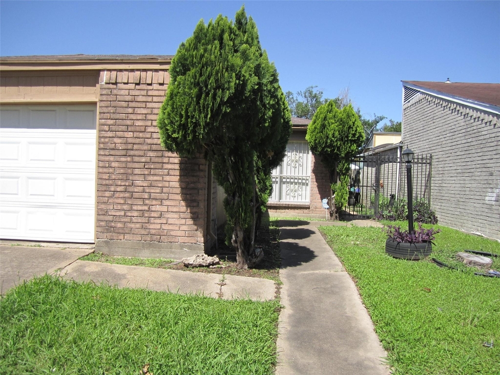 12461 Wellington Park Drive - Photo 1