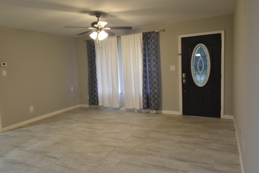 715 E 43rd Street - Photo 3