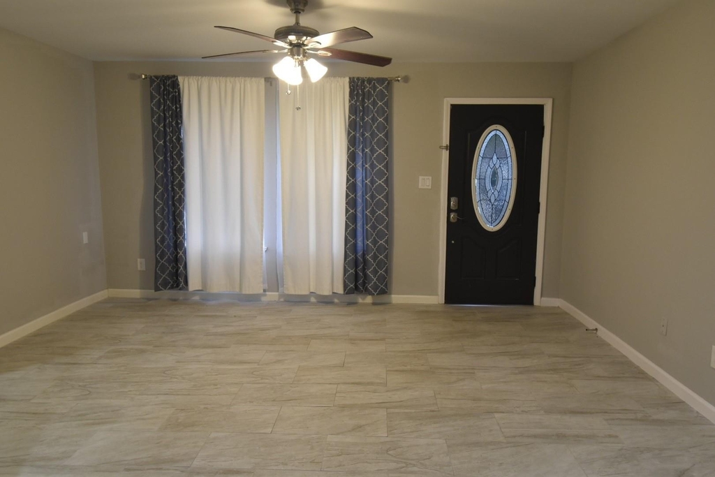 715 E 43rd Street - Photo 2