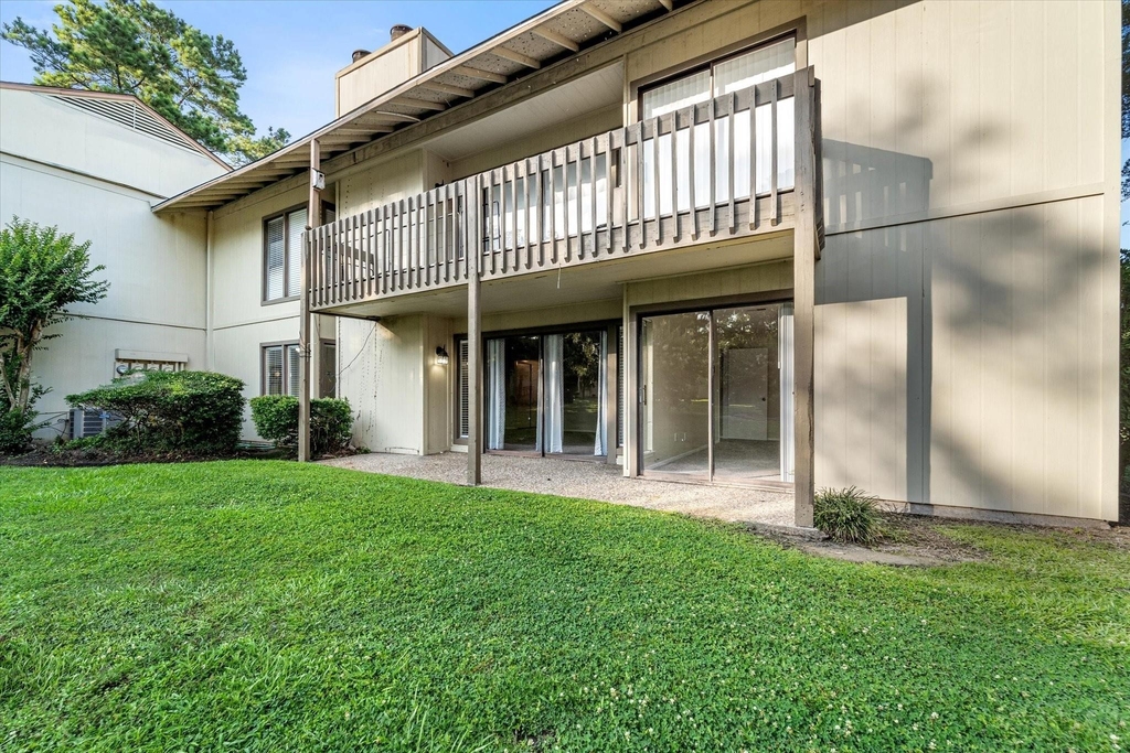 15919 Golf Club Drive - Photo 16