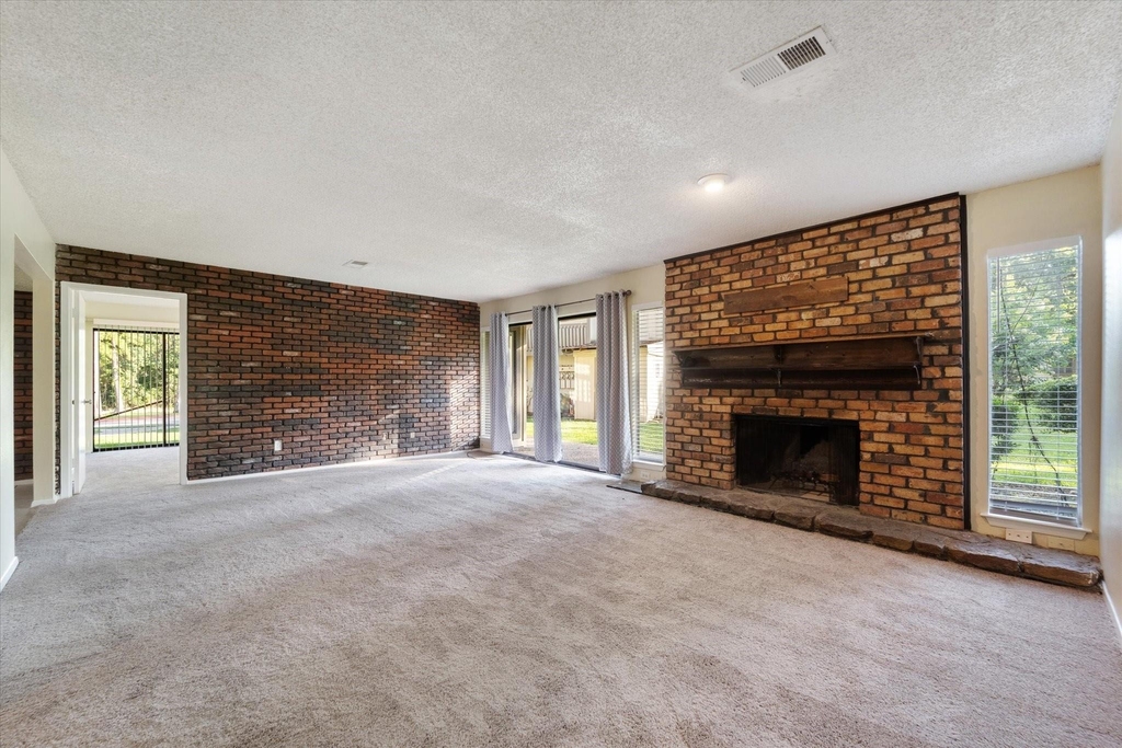 15919 Golf Club Drive - Photo 1
