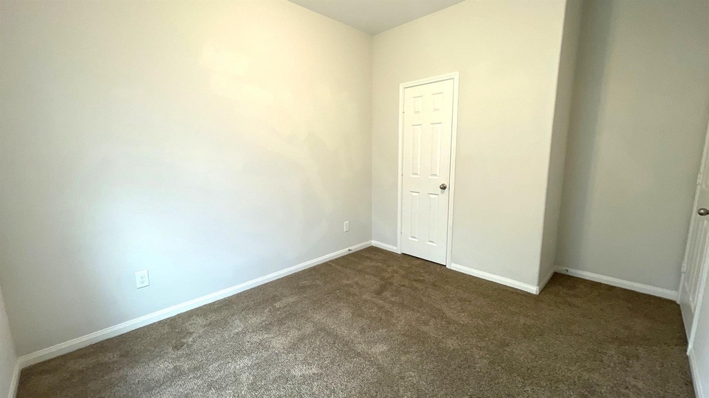 8215 Gallahad Street - Photo 7