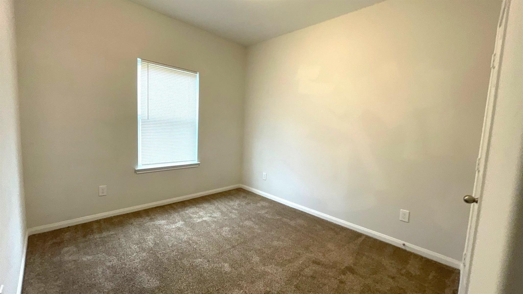 8215 Gallahad Street - Photo 6