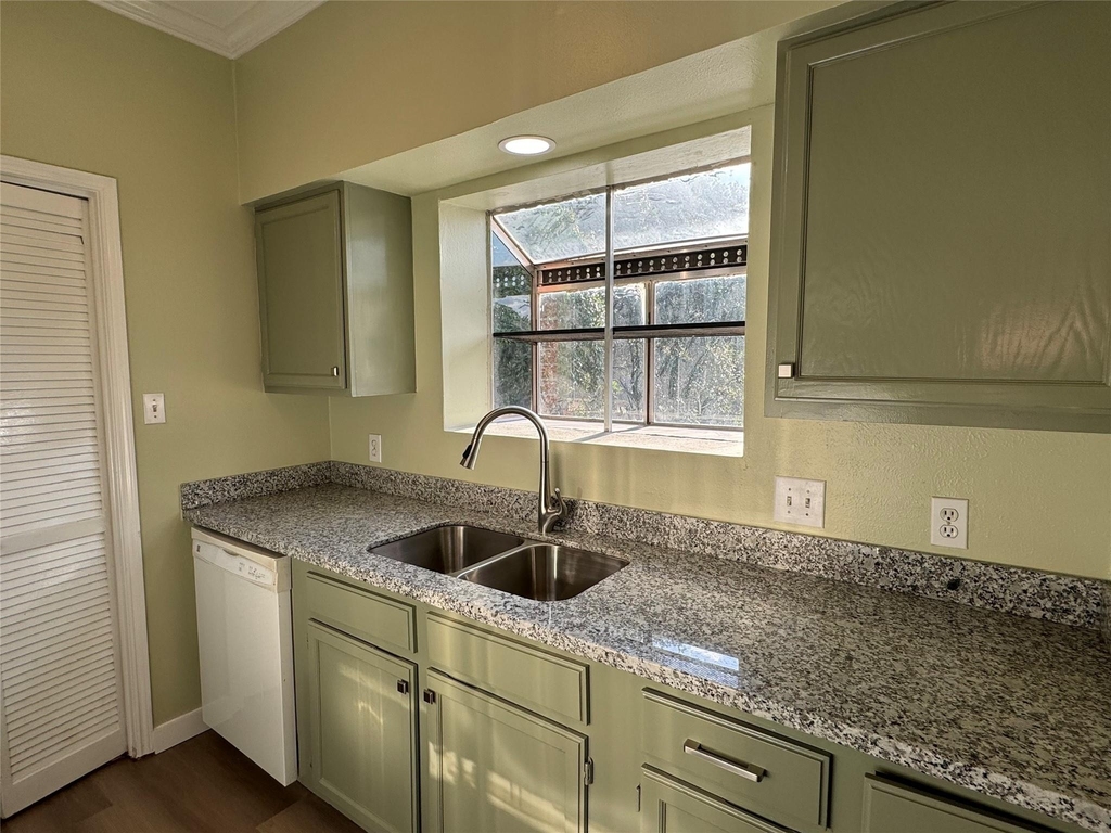 6500 Harbor Town - Photo 15
