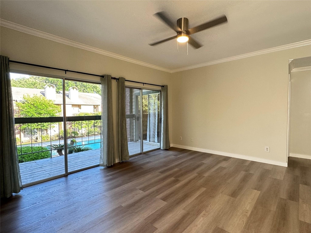 6500 Harbor Town - Photo 2