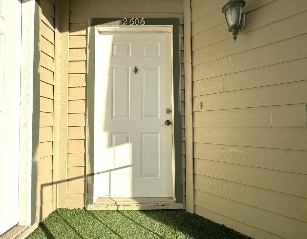 6500 Harbor Town - Photo 1