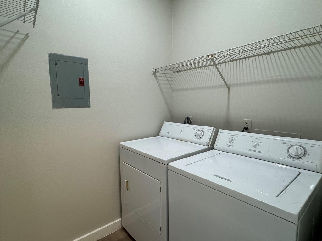 6500 Harbor Town - Photo 17