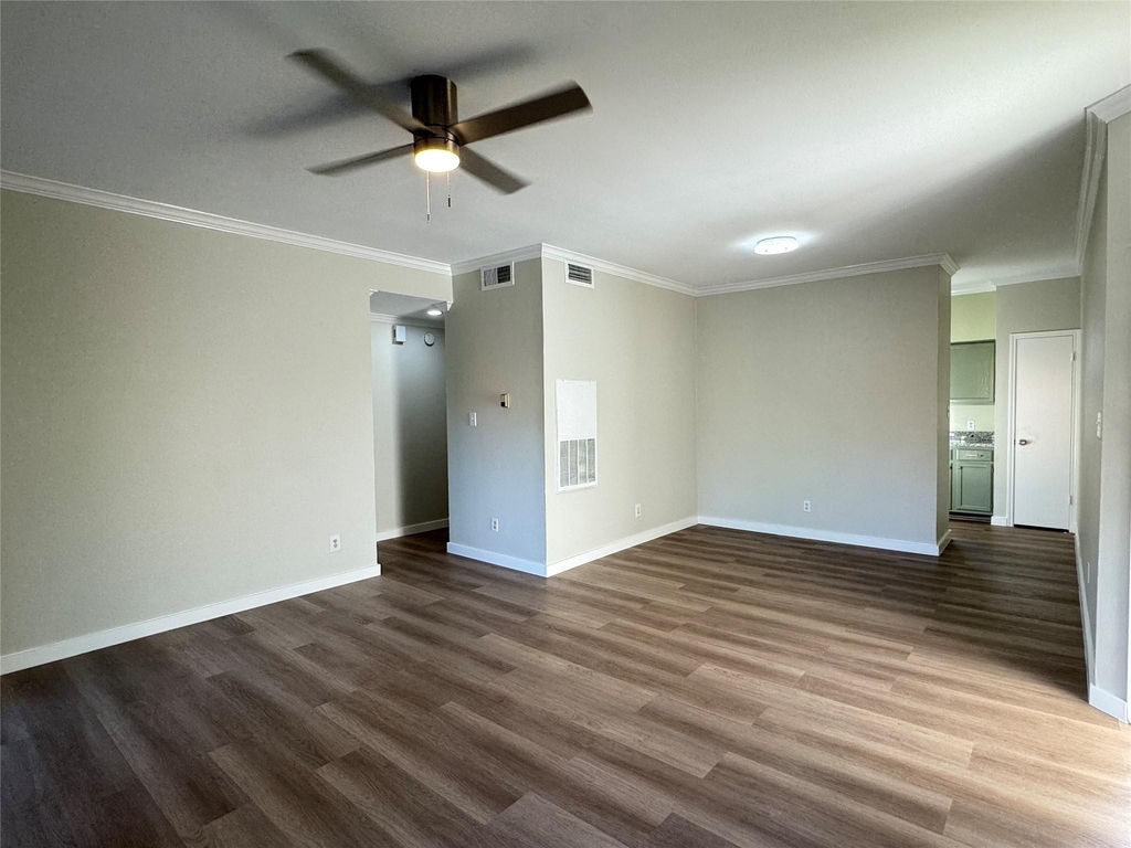 6500 Harbor Town - Photo 10
