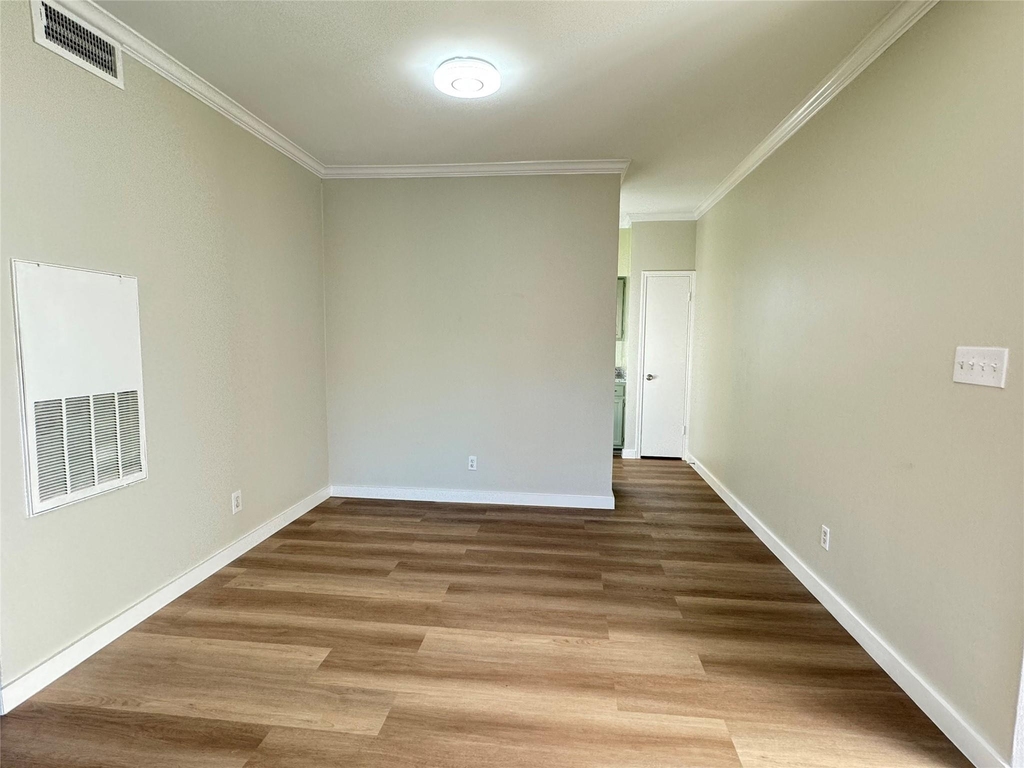 6500 Harbor Town - Photo 11