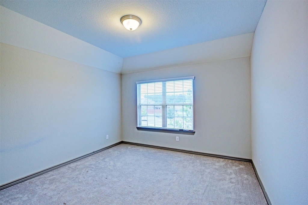 9643 Thimbleweed Drive - Photo 36