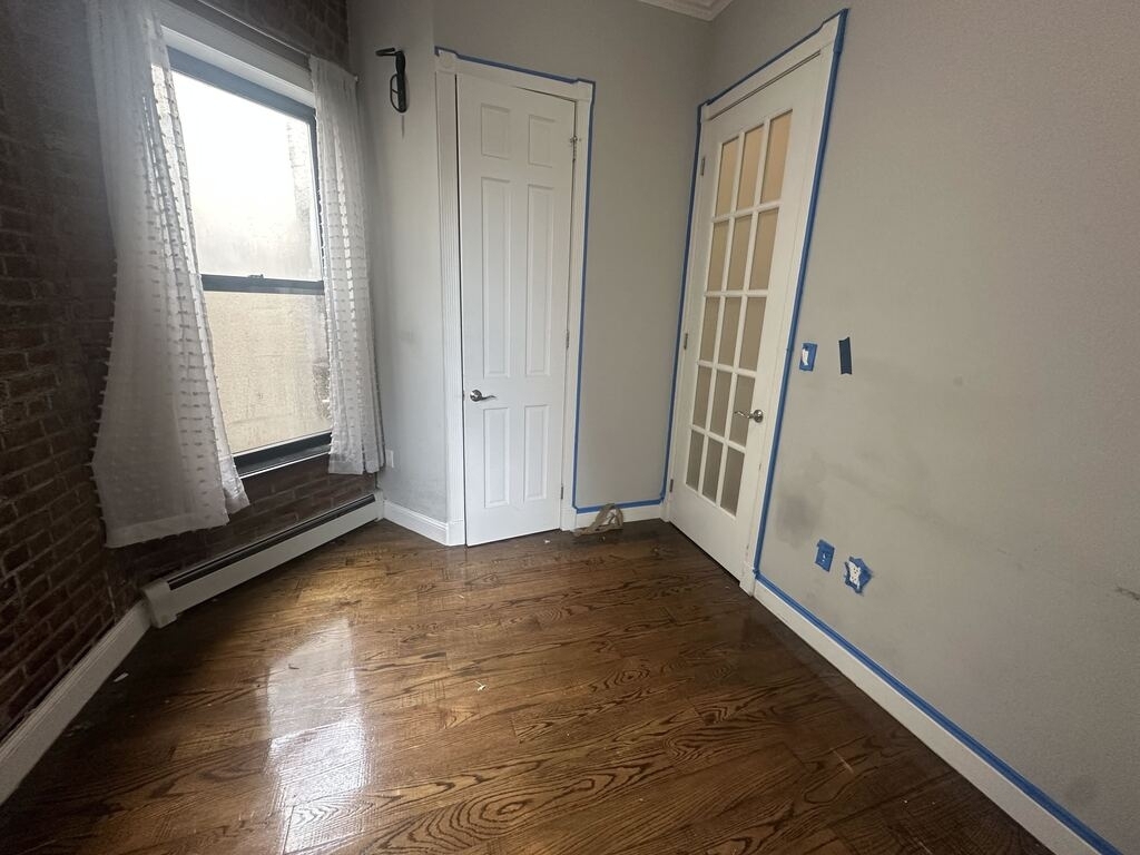 W 103rd St and Manhattan Ave - Photo 2