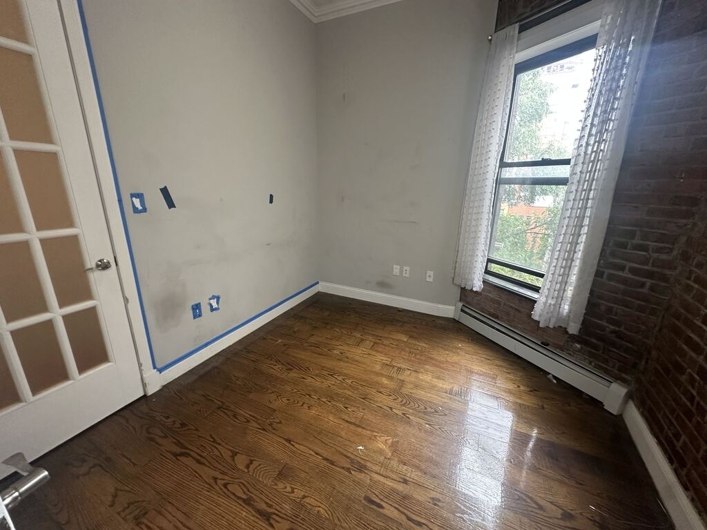 W 103rd St and Manhattan Ave - Photo 3