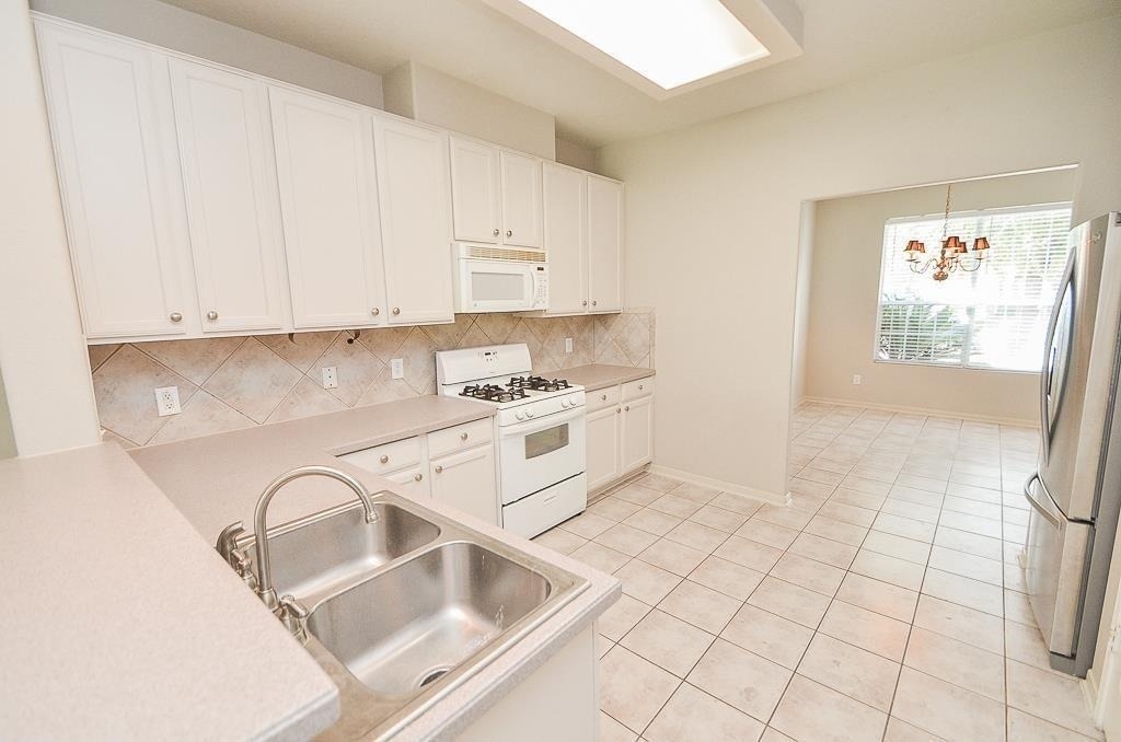 18334 Grove Brook Lane - Photo 3