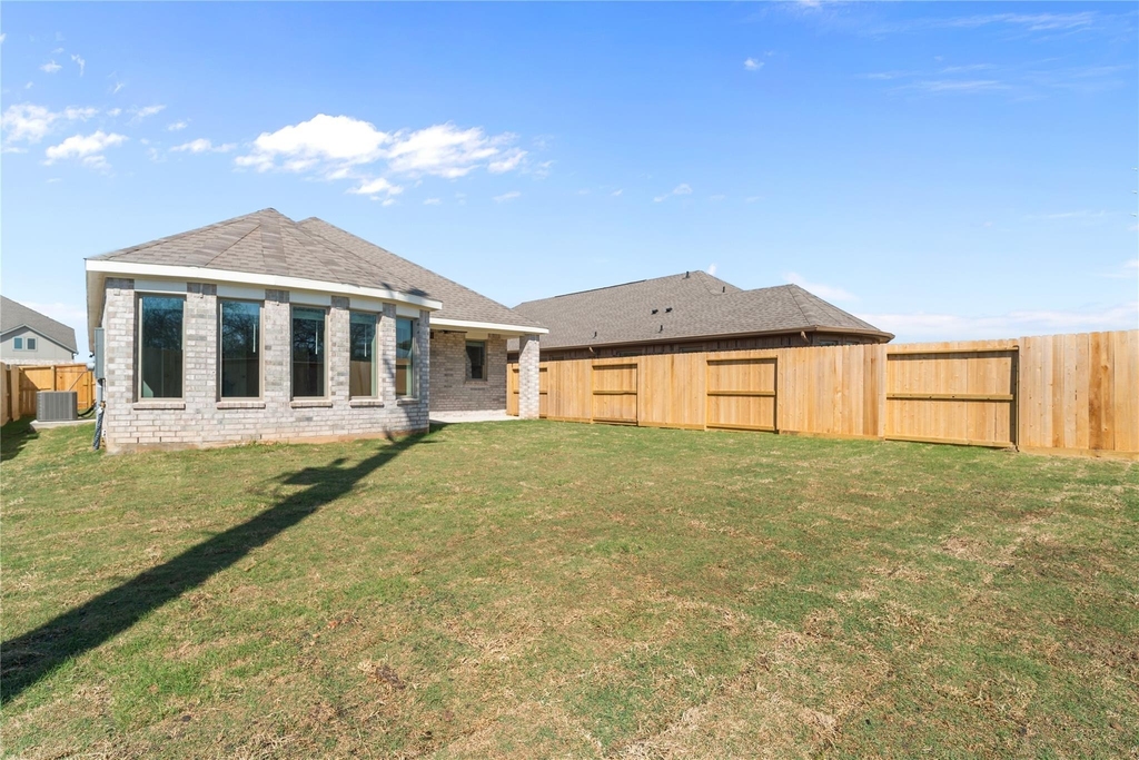 114 Mercury Sky Road - Photo 1