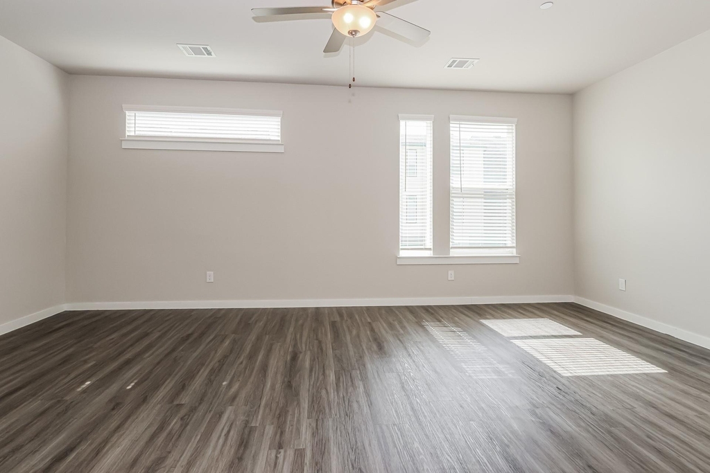 18322 W Centro Circle - Photo 2