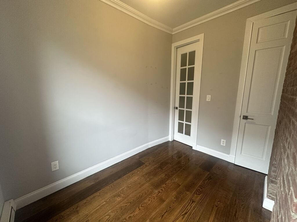 W 103rd St and Manhattan Ave - Photo 3