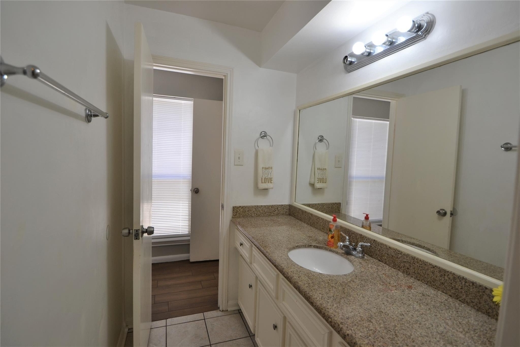 15927 Tumbling Rapids Drive - Photo 35