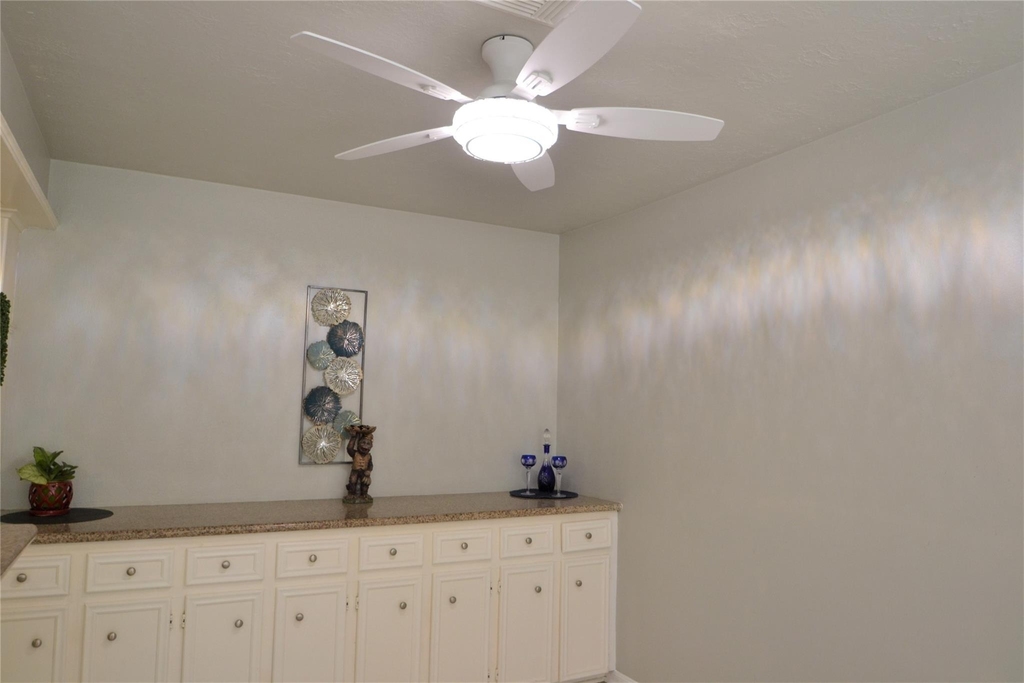 15927 Tumbling Rapids Drive - Photo 18