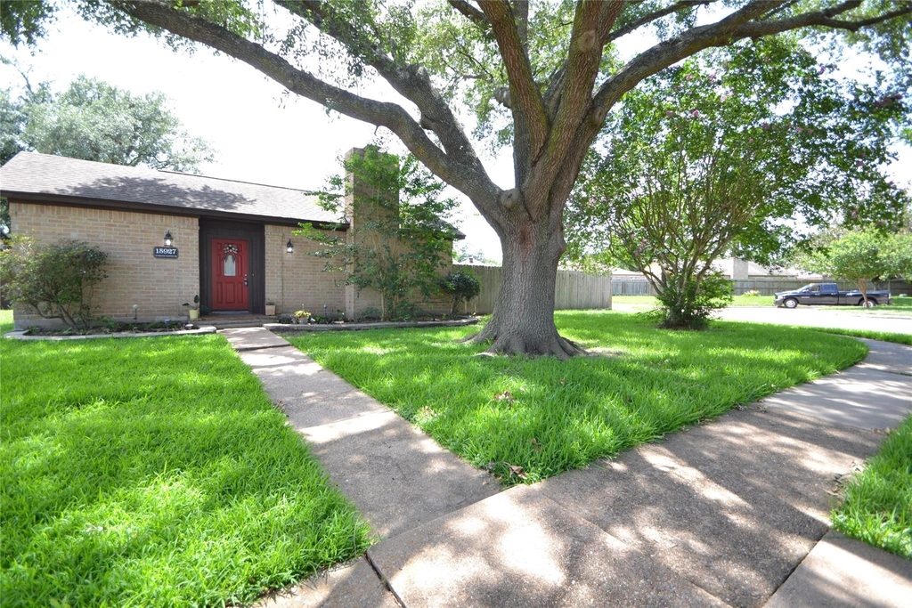 15927 Tumbling Rapids Drive - Photo 0