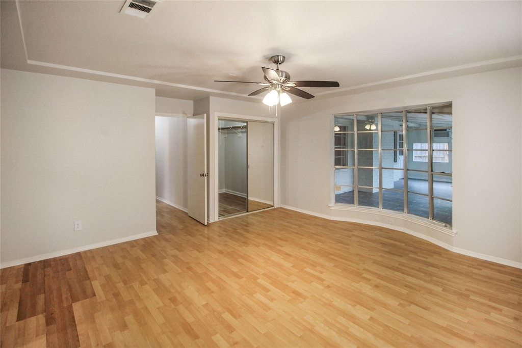 10534 Huntington Wood Drive - Photo 14