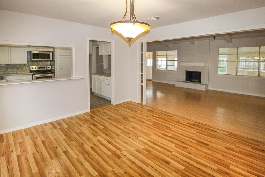 10534 Huntington Wood Drive - Photo 4
