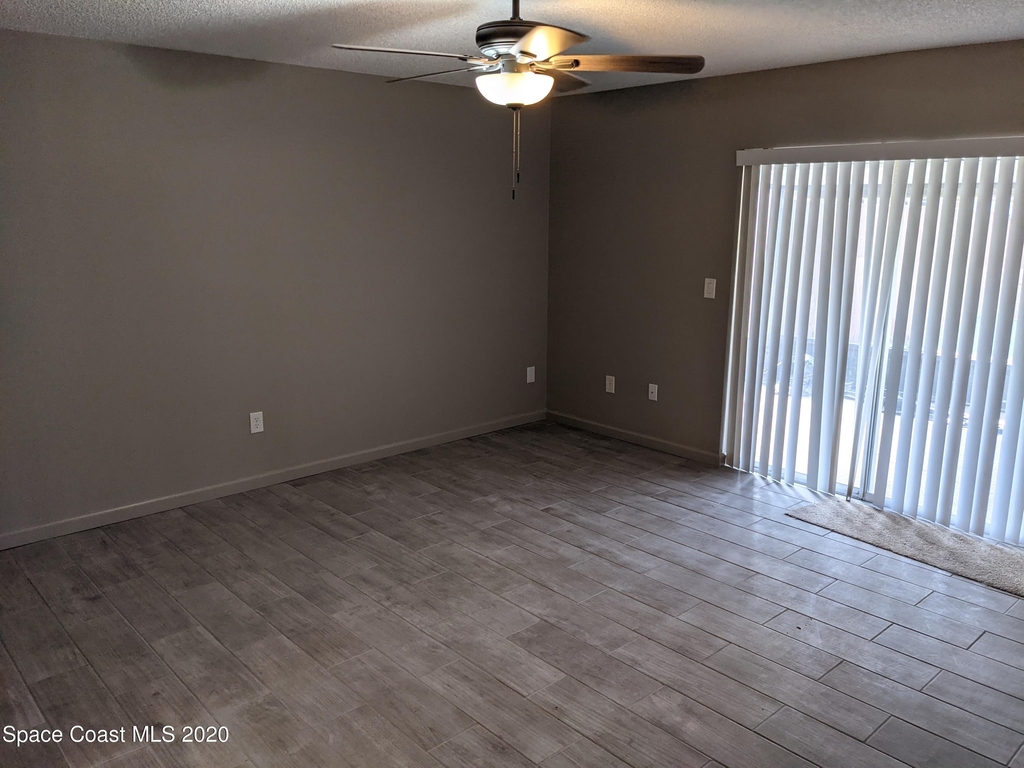 152 E Towne Place - Photo 5