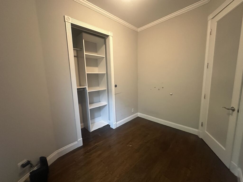 W 103rd St and Manhattan Ave - Photo 5