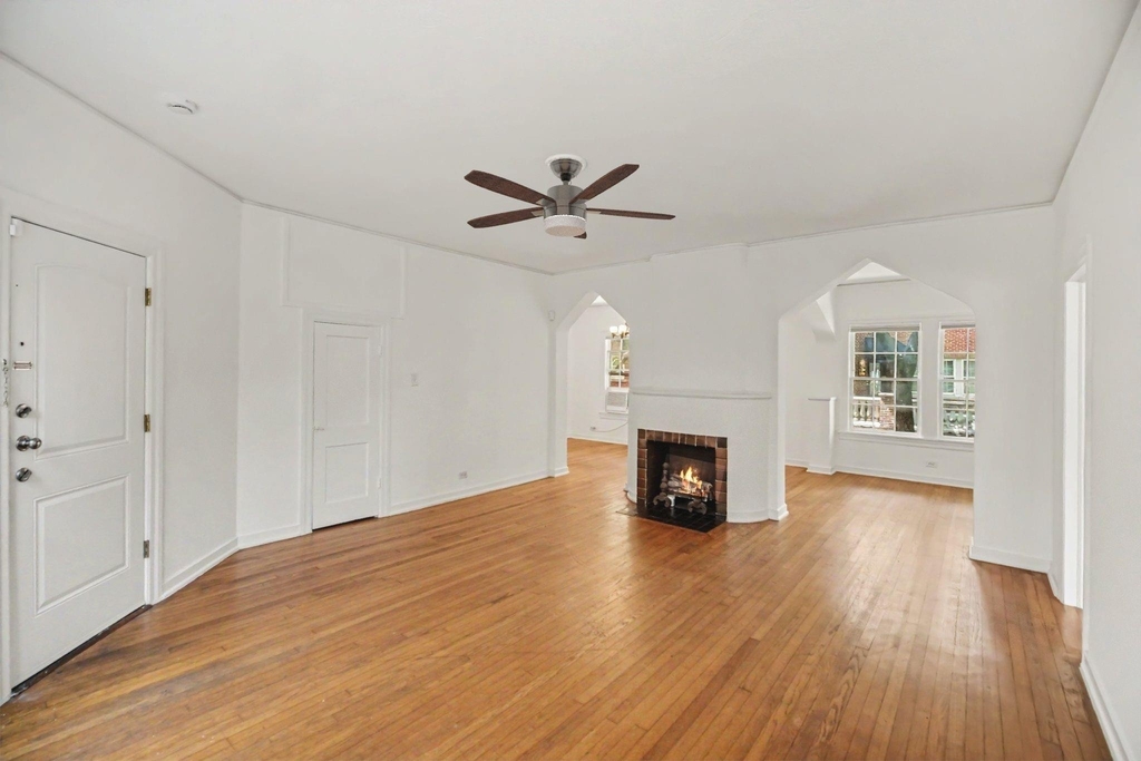 4408 Yoakum Boulevard - Photo 1