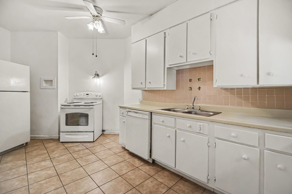 4408 Yoakum Boulevard - Photo 16