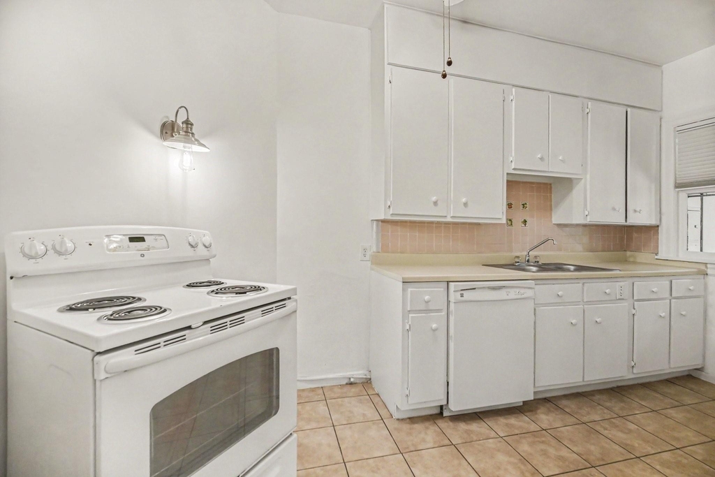 4408 Yoakum Boulevard - Photo 5