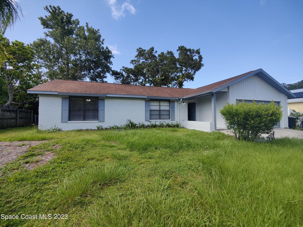 981 Forest Street Ne - Photo 0