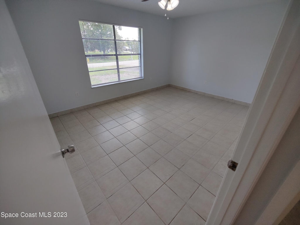 981 Forest Street Ne - Photo 11