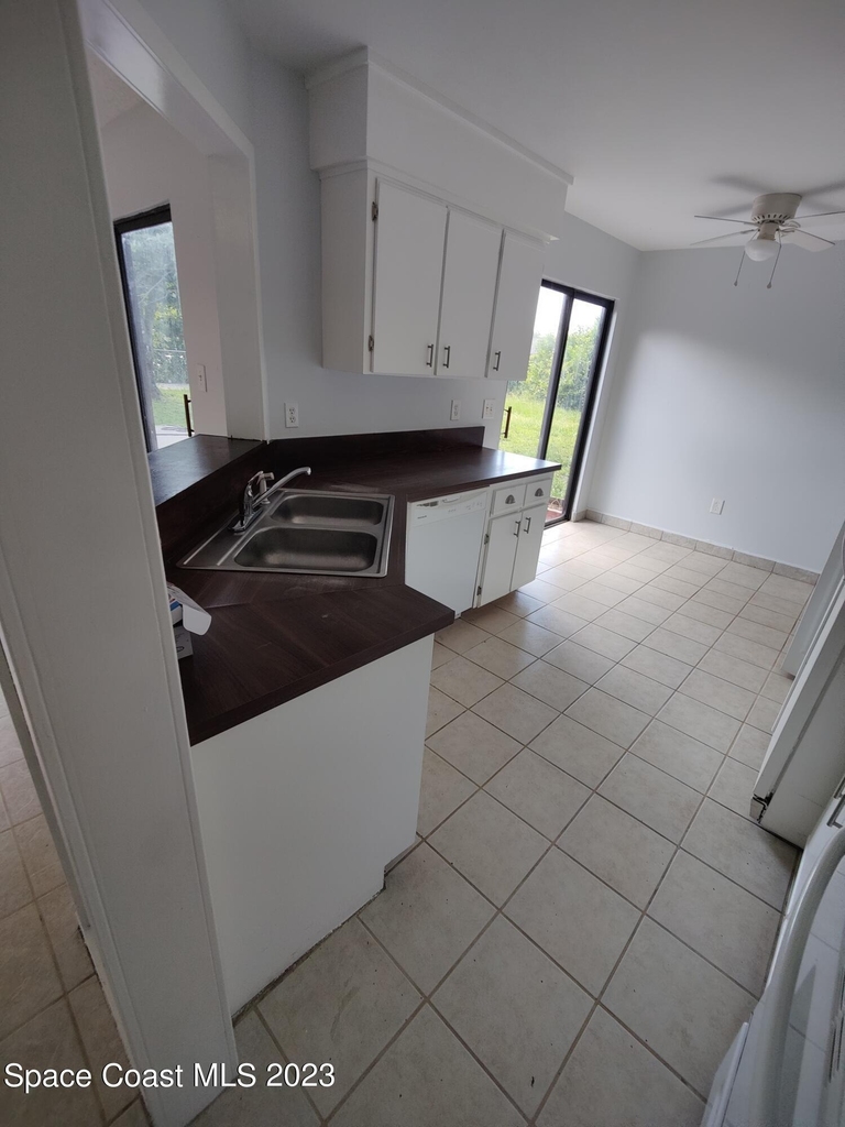 981 Forest Street Ne - Photo 6