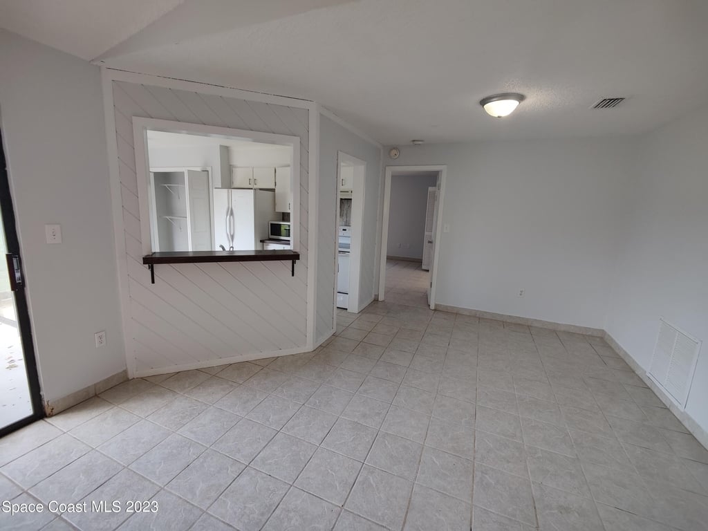 981 Forest Street Ne - Photo 4