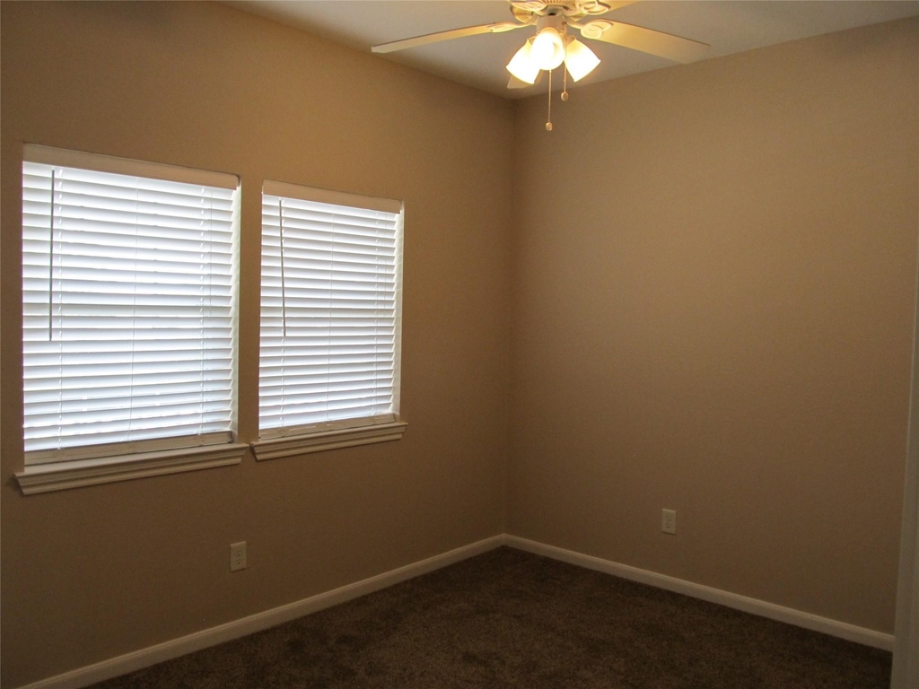 903 16th Street - Photo 10