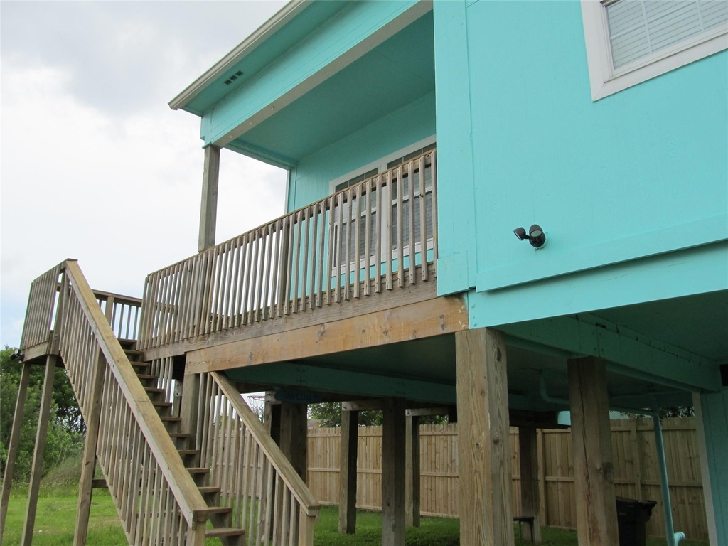 903 16th Street - Photo 1