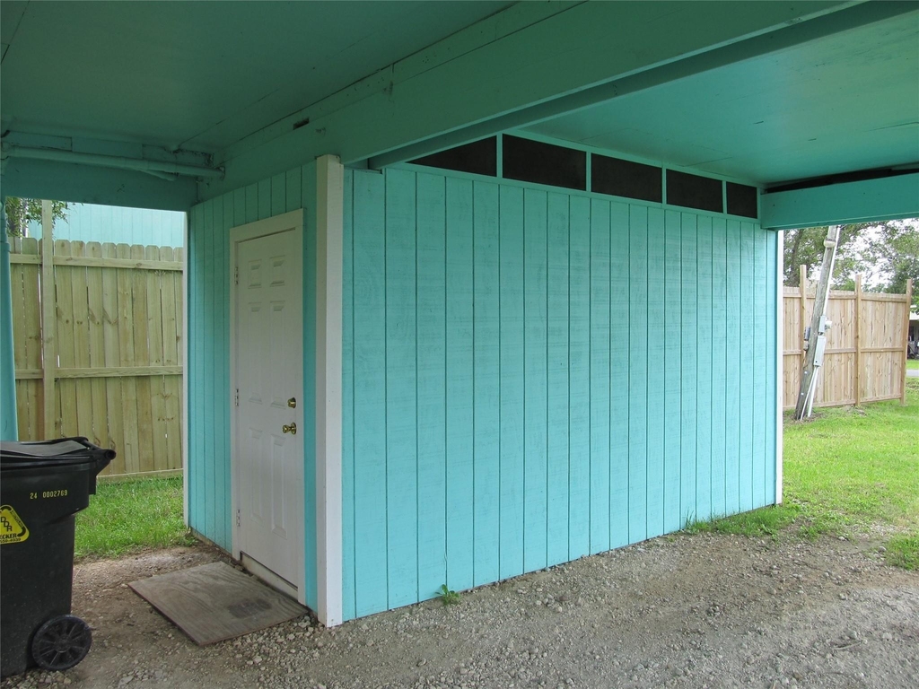 903 16th Street - Photo 2