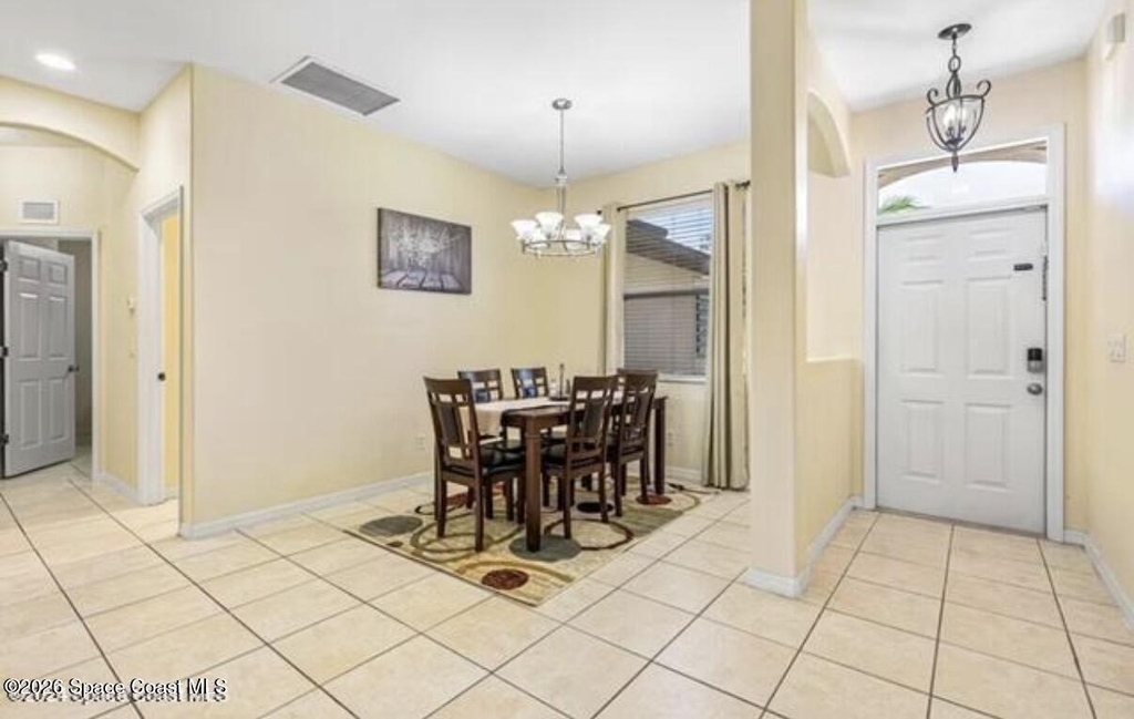 463 Eldron Boulevard Ne - Photo 2