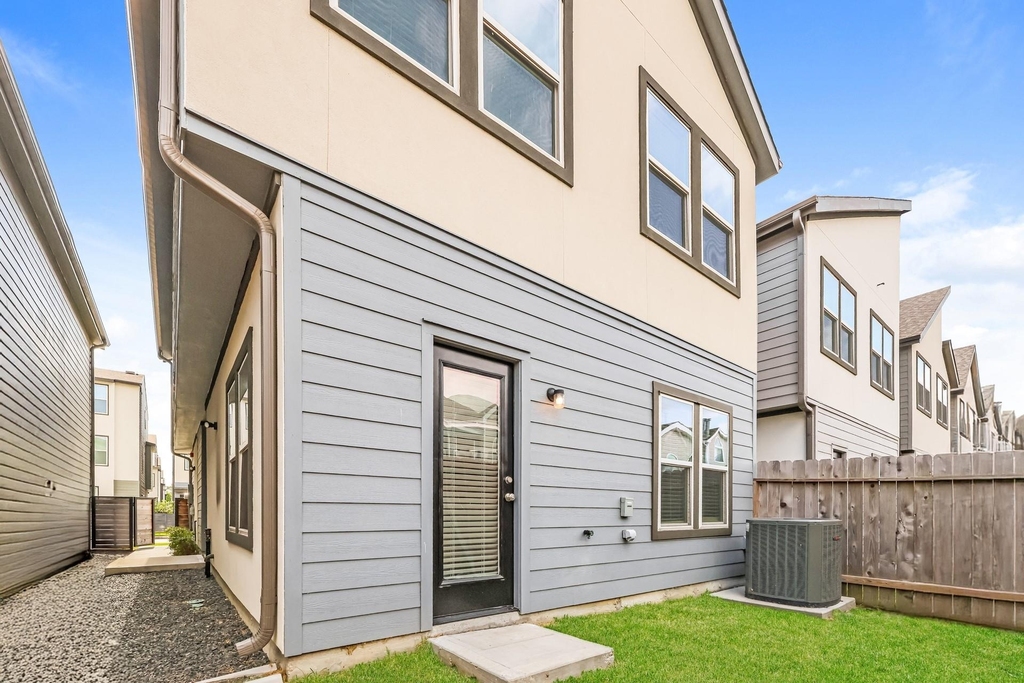 18326 W Centro Circle - Photo 17