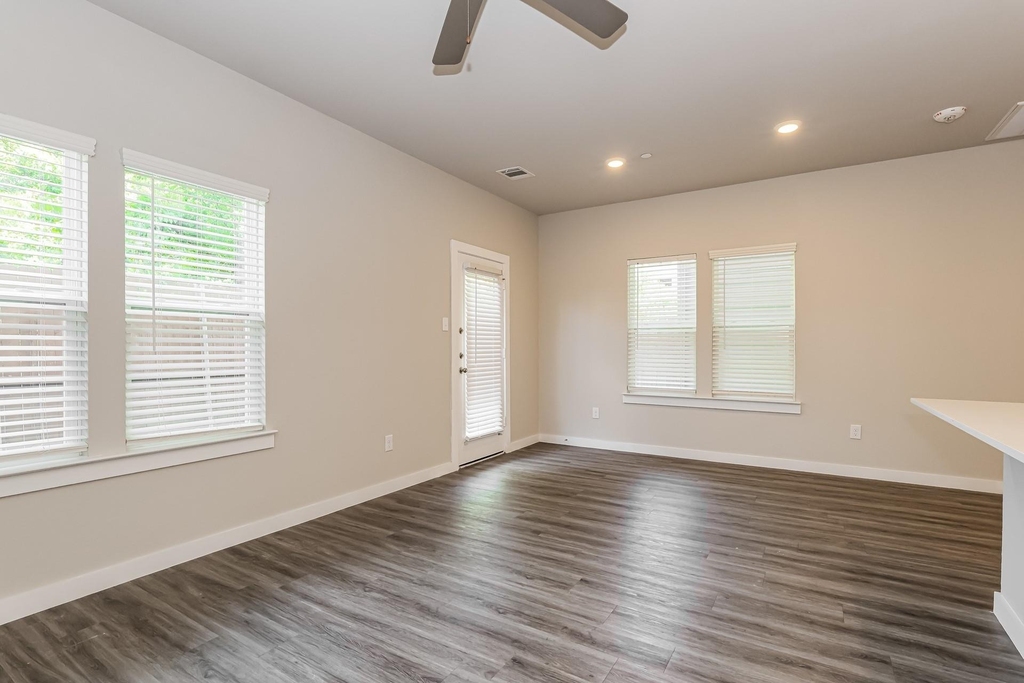 18326 W Centro Circle - Photo 2