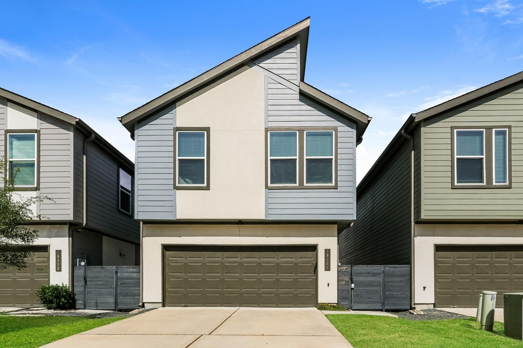 18326 W Centro Circle - Photo 0