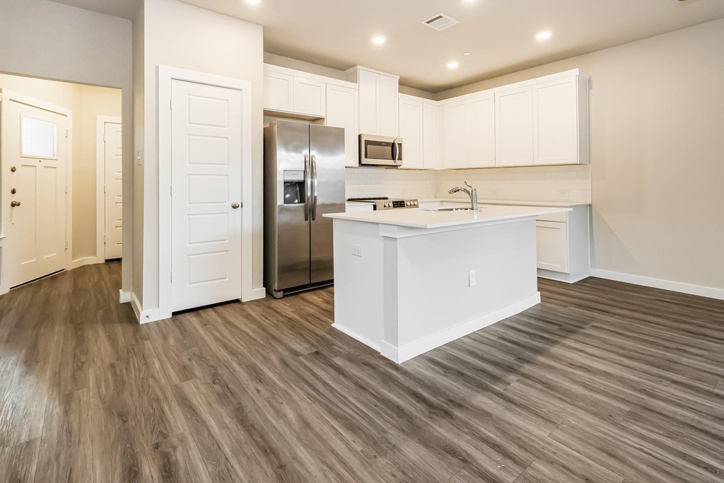 18326 W Centro Circle - Photo 8