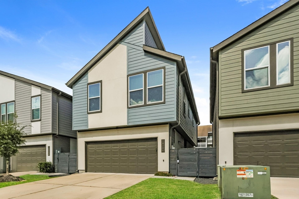 18326 W Centro Circle - Photo 1