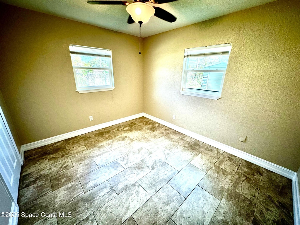 230 Crown Boulevard - Photo 13