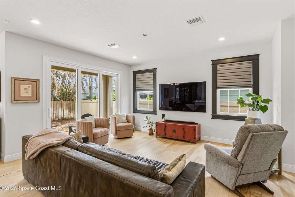 107 7th Avenue - Photo 4
