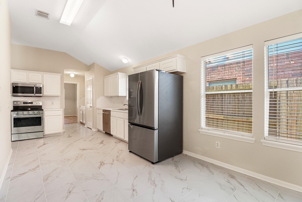 14615 Rochelle Court - Photo 12